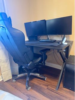 AKRACING gaming desk and gaming chair