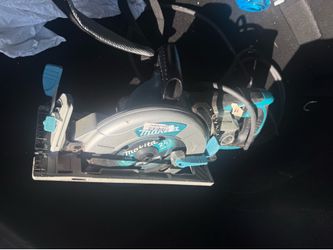 Makita corded magnesium circular saw Model: 5377MG