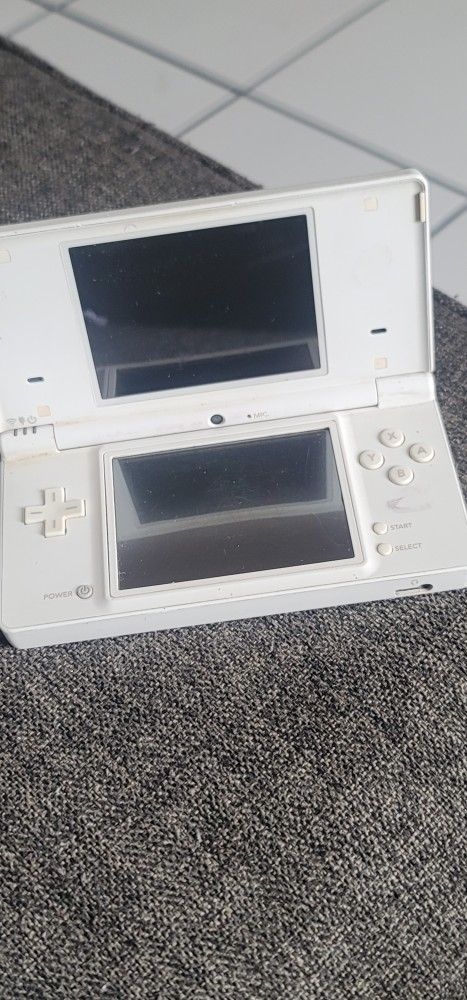 Nintendo Ds I No Carga Para Partes Trae Una Memoria