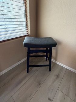 Saddle Seat Bar Stool with Cushion