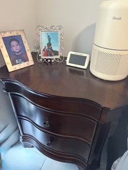 Macy’s 5 piece Bedroom set $750 obo