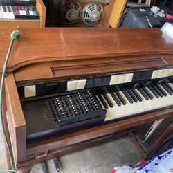 Hammond S-6 Tube Chord Organ