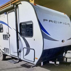 2019  Coach Works 17RD