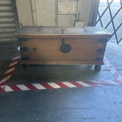 Vintage Rustic Style Chest