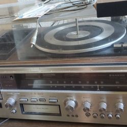 SANYO RECORD PLAYER