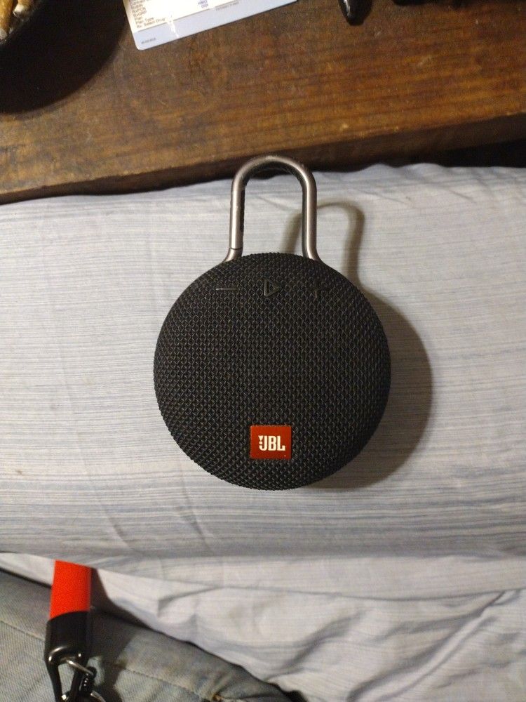 Black Portable Wireless JBL Clip 3 Bluetooth Speaker
