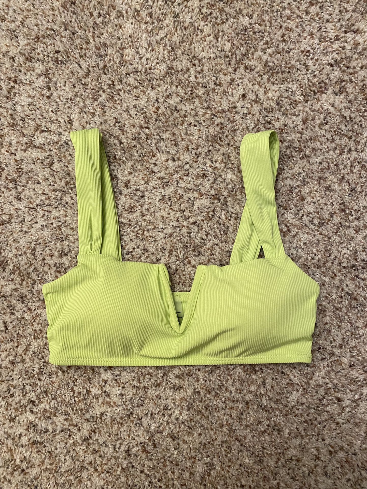 NWT Lulu’s V Bikini Top Size S