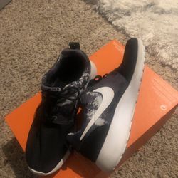 Nike Women’s Shoes Size 8 