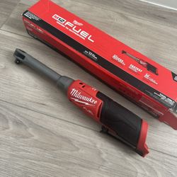 Milwaukee M12 Fuel Extended Ratchet