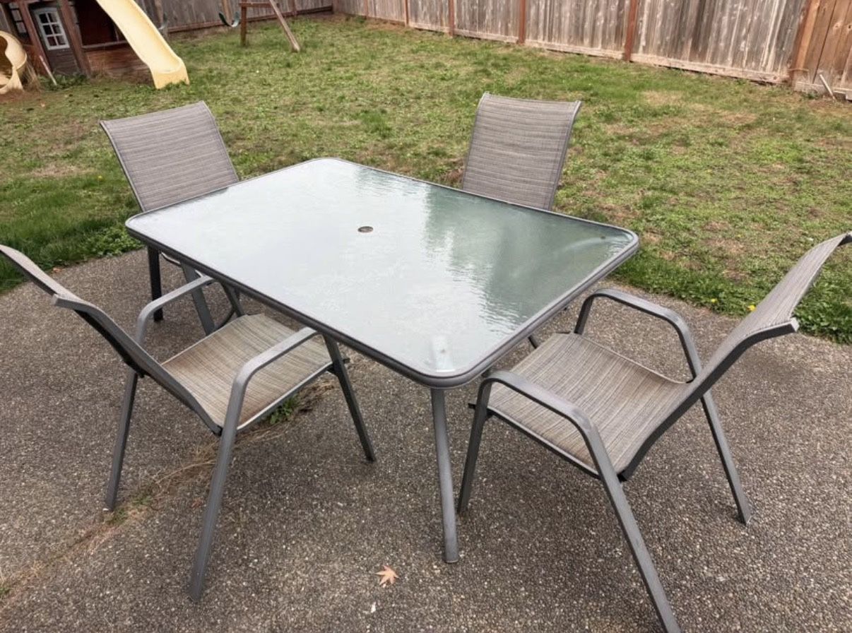 Glass Patio Table And Chairs 