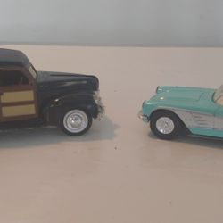 COLLECTIBLE DIE CAST CARS SET OF 2