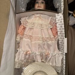 GORHAM Doll Pretty In Peach Porcelain Limited Edition of 2900 with Certificate 