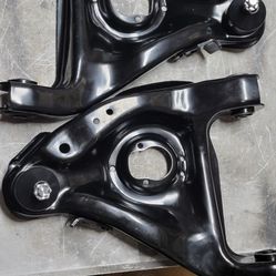 1982---2005 Chevy S10, Blazer Slash GMC Sonoma, Jimmy / Isuzu Hombre Front Lower Control Arm