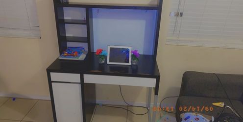 IKEA desk💖