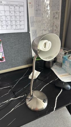Desk lamp