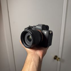 Sony A7iv BUNDLE 