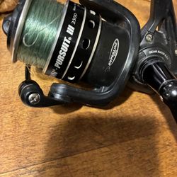 Penn pursuit III 2500 -Spinning Reel -Superline Ready $60