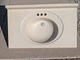 Bathroom Vanity 36-in X 22-in Great Shape 