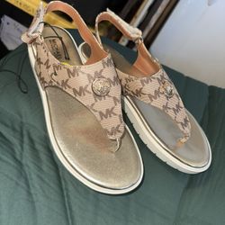 Michael Kors Size 5 Youth Women’s Size 6.5