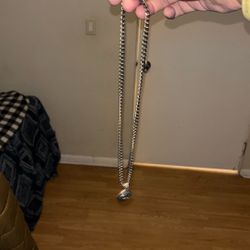 Stainless Steel 24 Inch Chain ⛓️‍💥/ Versace Pendant