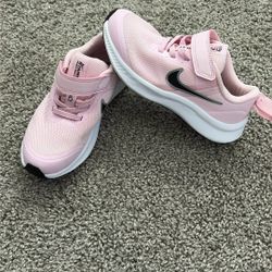 Nikes Girls Shoes 