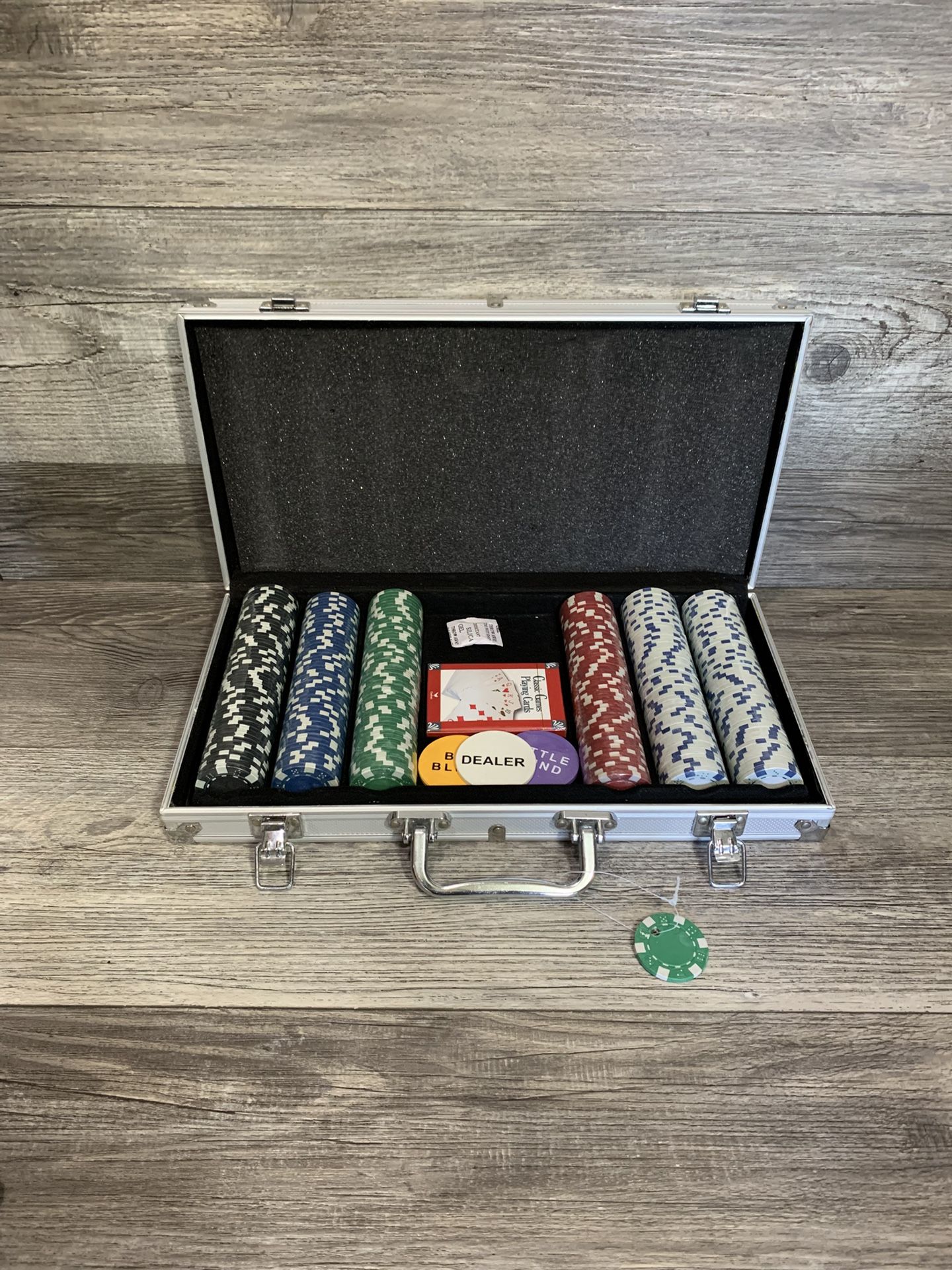 300-Piece Poker Set with Aluminum Carrying Case & Professional Weight Chips Plus Poker