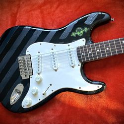 Squier By Fender Affinity Stratocaster SSS 2013 Indonesia 