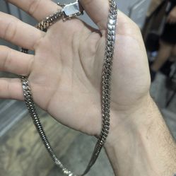 Gold or silver cuban links 