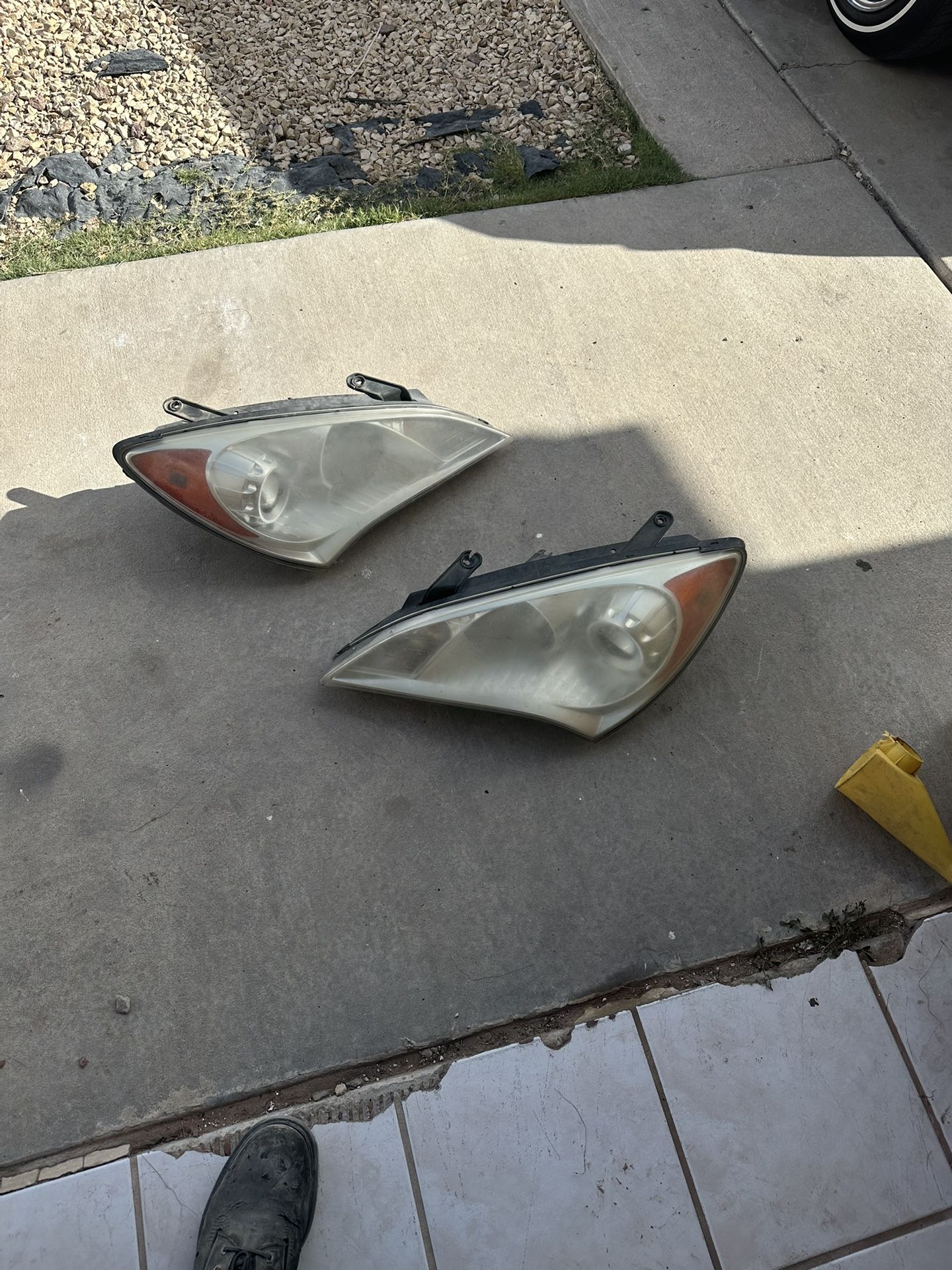 2010-2012 hyundai genesis headlights