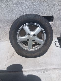 Nissan Altima 99' With Rim Tire