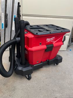 Milwaukee M18 FUEL NEXUS 6 Gallon Wet/Dry Vacuum with PACKOUT Compatibility