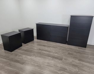 Đręsser, Çhest, Ţwo Nąighţsţanđs **** Çomođa, Gąveţero Y Đos Męsitas 