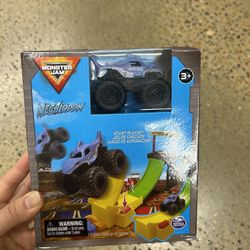 NWT Monster Jam stunt play set