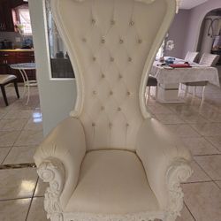 Queen Chair