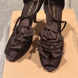 Brand New Ladies Heels, Size 8. -25$