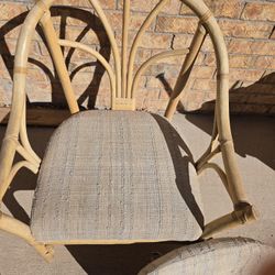 1 Chairs Bamboo and Cushion.. Patio furniture, house.

Pickup East side El Paso by Lee Trevino and Pelicano 

1 sillas. de Bamboo y colchonsitos,