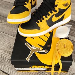 New Jordan Nikes Size 4Y 