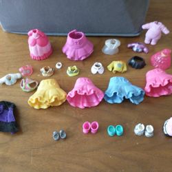 Lol doll accessories 17 interchangable hair, 5 pairs of shoes & 20 clothing pieces