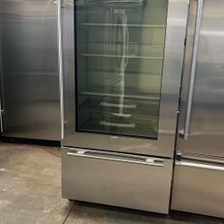SUB ZERO 36”WIDE GLASS VIEW BOTTOM FREEZER 
