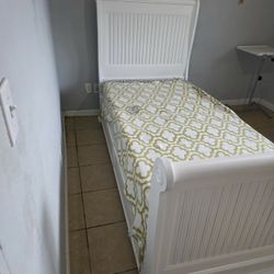 White Bed Twin
