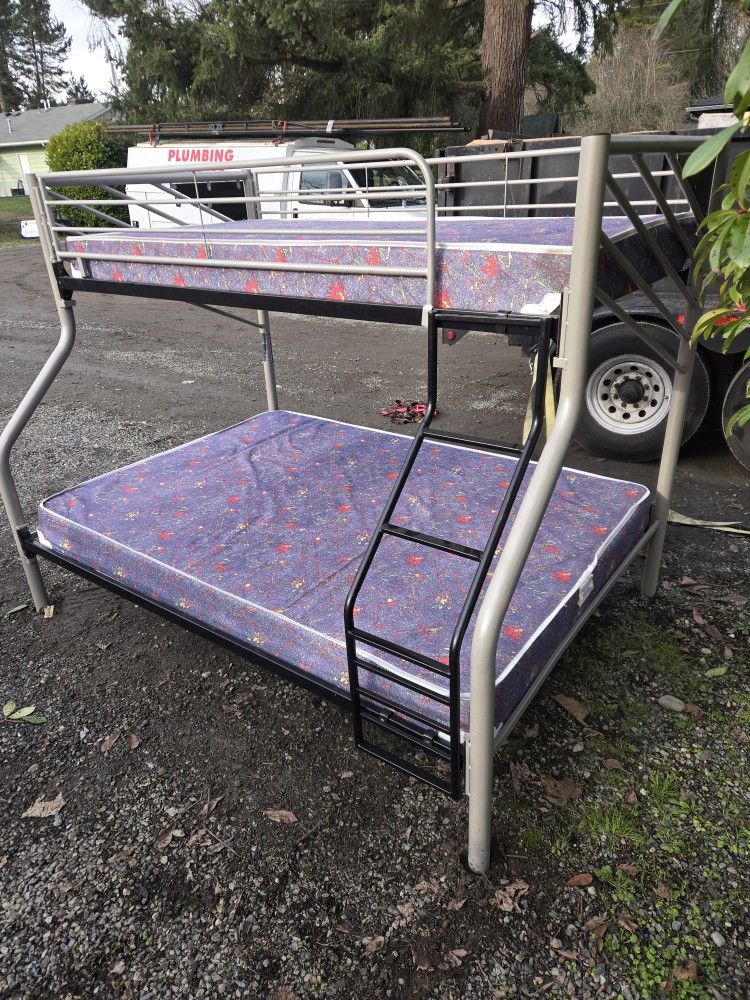 Metal Bunk Bed With Mattress
