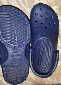 FIRM IN MERCED‼️Crocs Classic Clogs Navy Blue MEN 5 /WOMEN 7