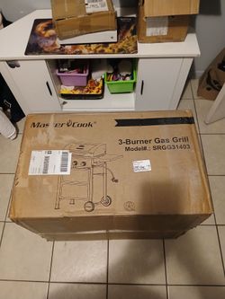 MasterCook 3 burner gas grill