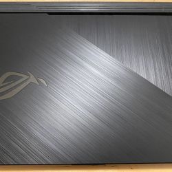 ASUS ROG Strix G17 gaming laptop - 17.3 RTX2070 Super, 16GB RAM, 512 MB SSD