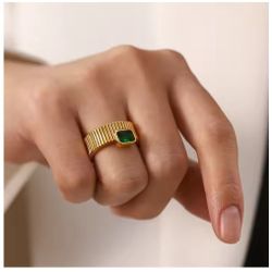 Beauty Emerald Gold Tone Ring 
