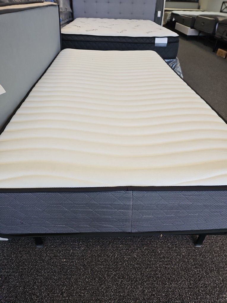 Mattress SALE 50-80 % OFF Retail