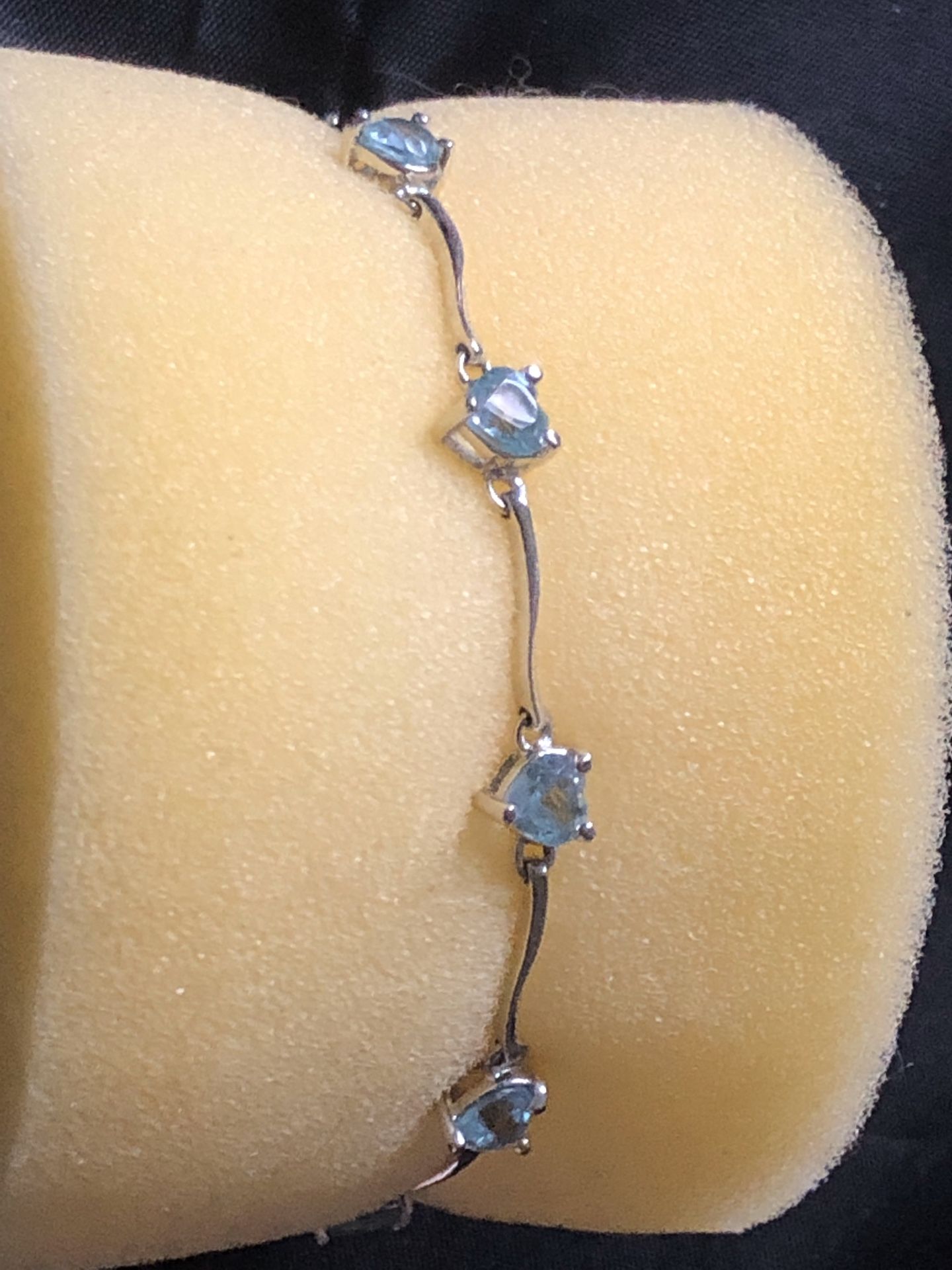 Bracelet 925 silver 7.5", blue stone heart style perfect condition