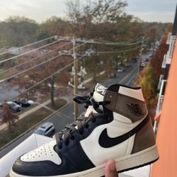 Jordan 1 Mocha Size 9.5