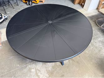 Round Metal Outdoor Dining Table