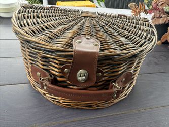 Unique Half Moon Wicker Basket W/ Handle And Latch